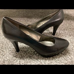 Black Bandolino Heels